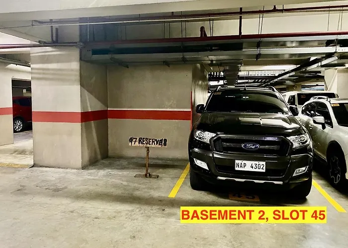 Ortigas 2 Bedroom Corner Unit With 2 Queen Across Shangrila
