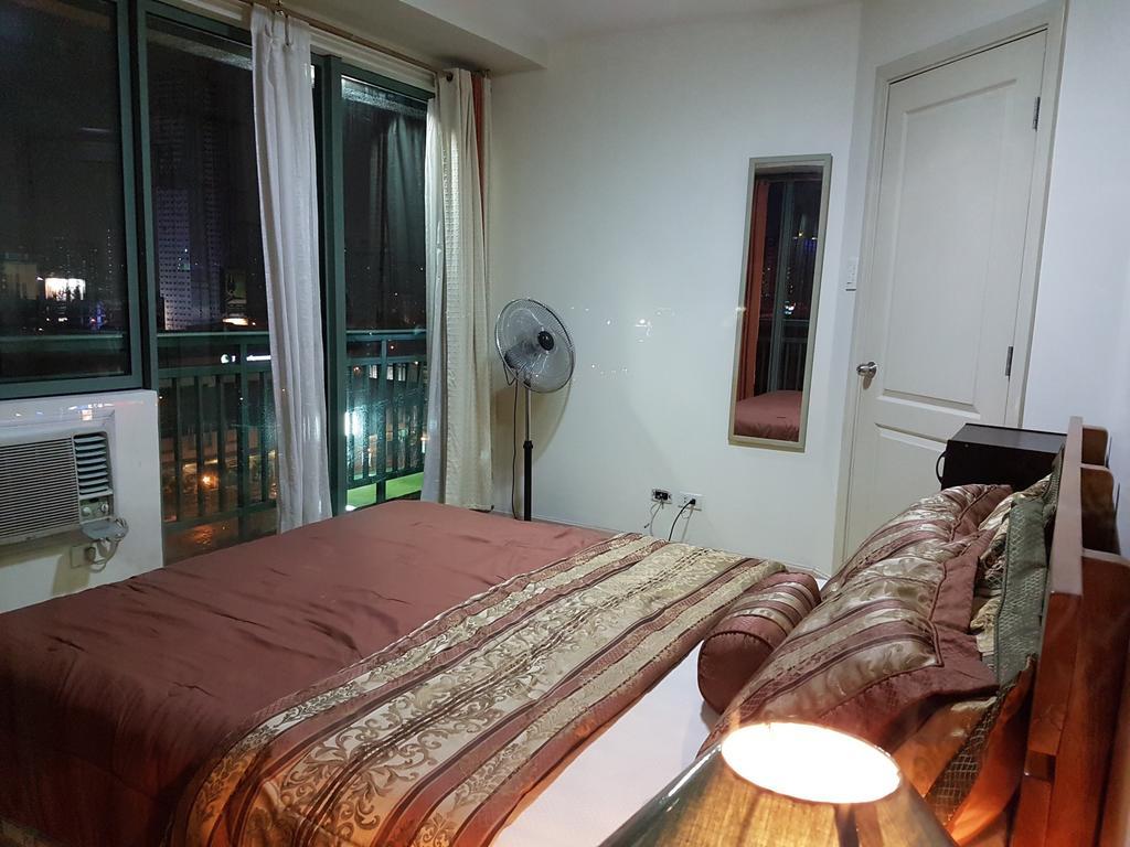 Apartment Ortigas 2 Bedroom Corner Unit With 2 Queen Across Shangrila *